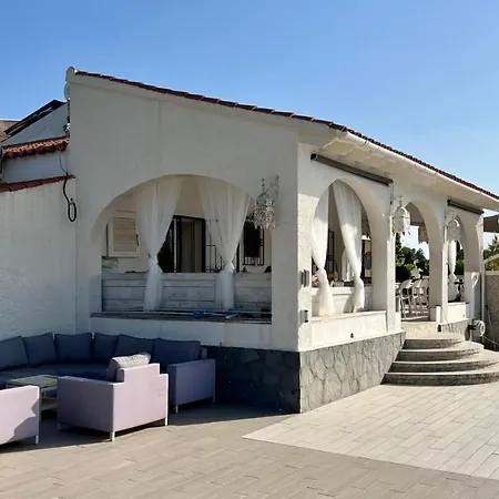 El Paraiso Sylvia Adults Only